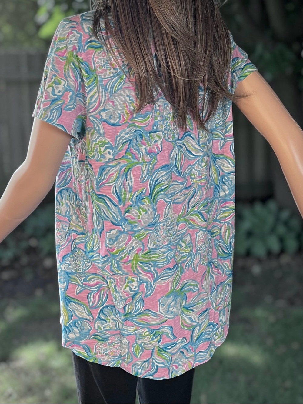 Lilly Pulitzer Fish Print V Neck Tee Size Large Pink Blue Cotton - Picture 5 of 8